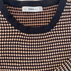 Zara knit, crew neck pullover, size L.